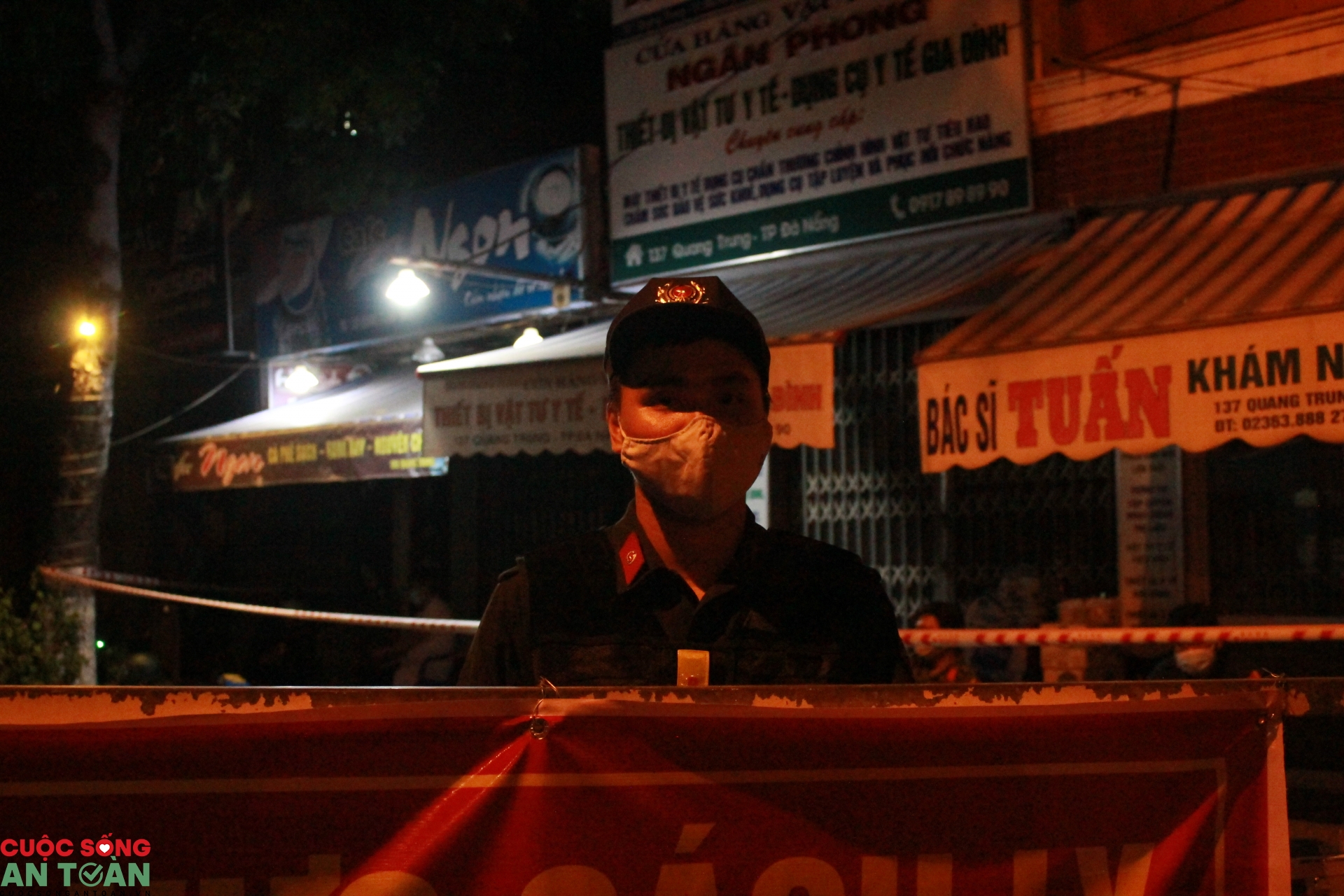 nhung chien si trang dem noi chot chan