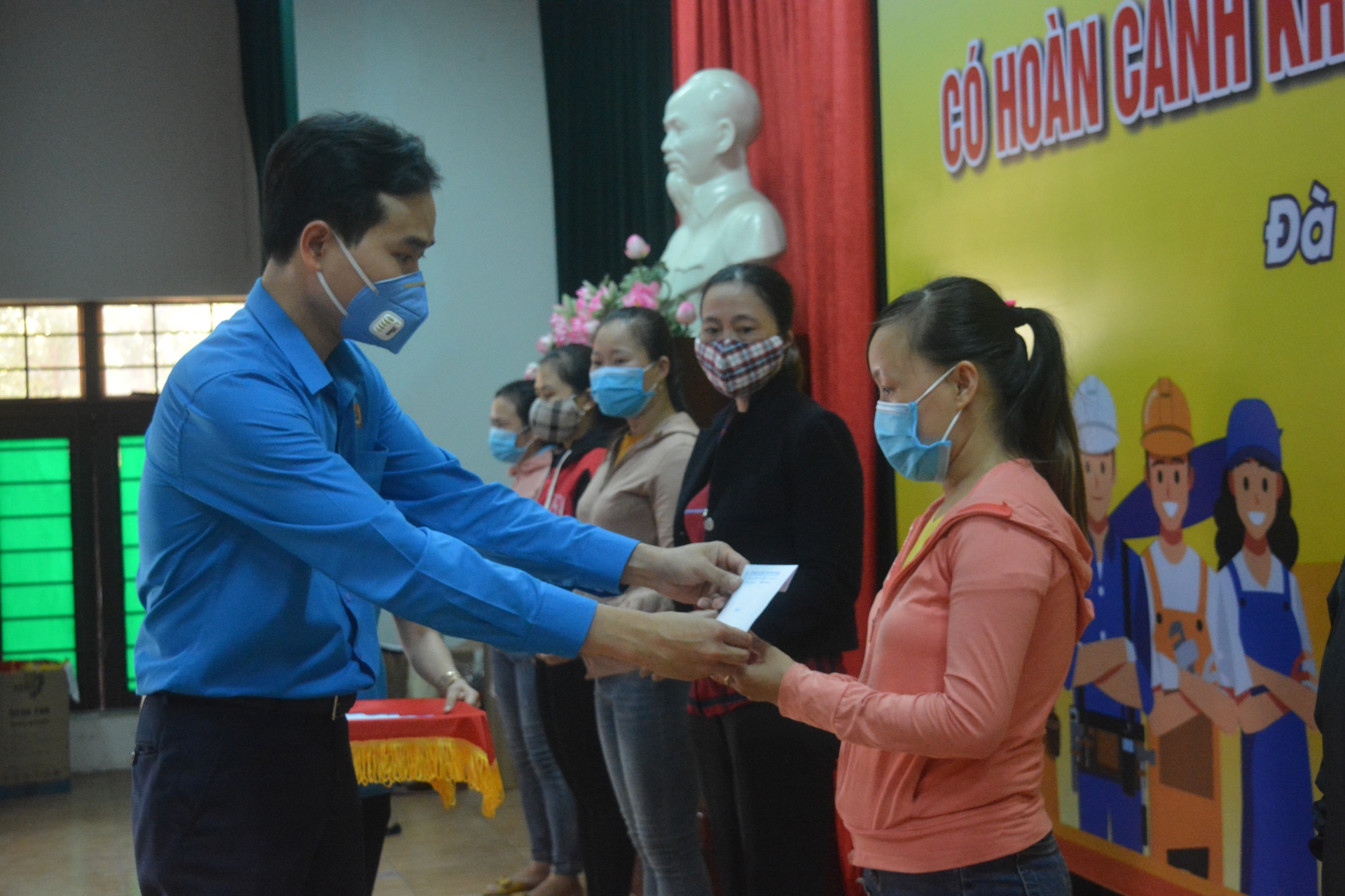 Cho vay trả lương ngừng việc đối với người lao động ảnh hưởng bởi đại dịch Covid-19 Cho vay trả lương ngừng việc đối với người lao động ảnh hưởng bởi đại dịch Covid-19