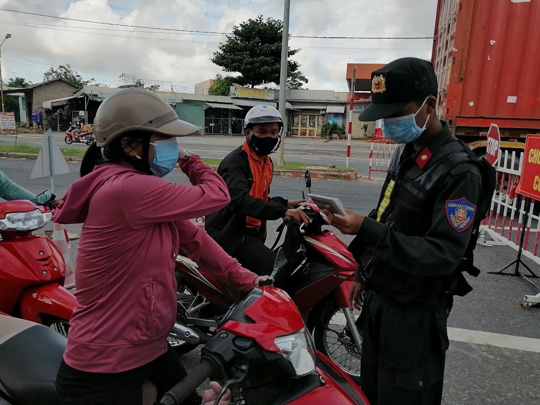 Người dân vui vẻ khi được trở về quê sau thời gian dài mắc kẹt tại Đà Nẵng