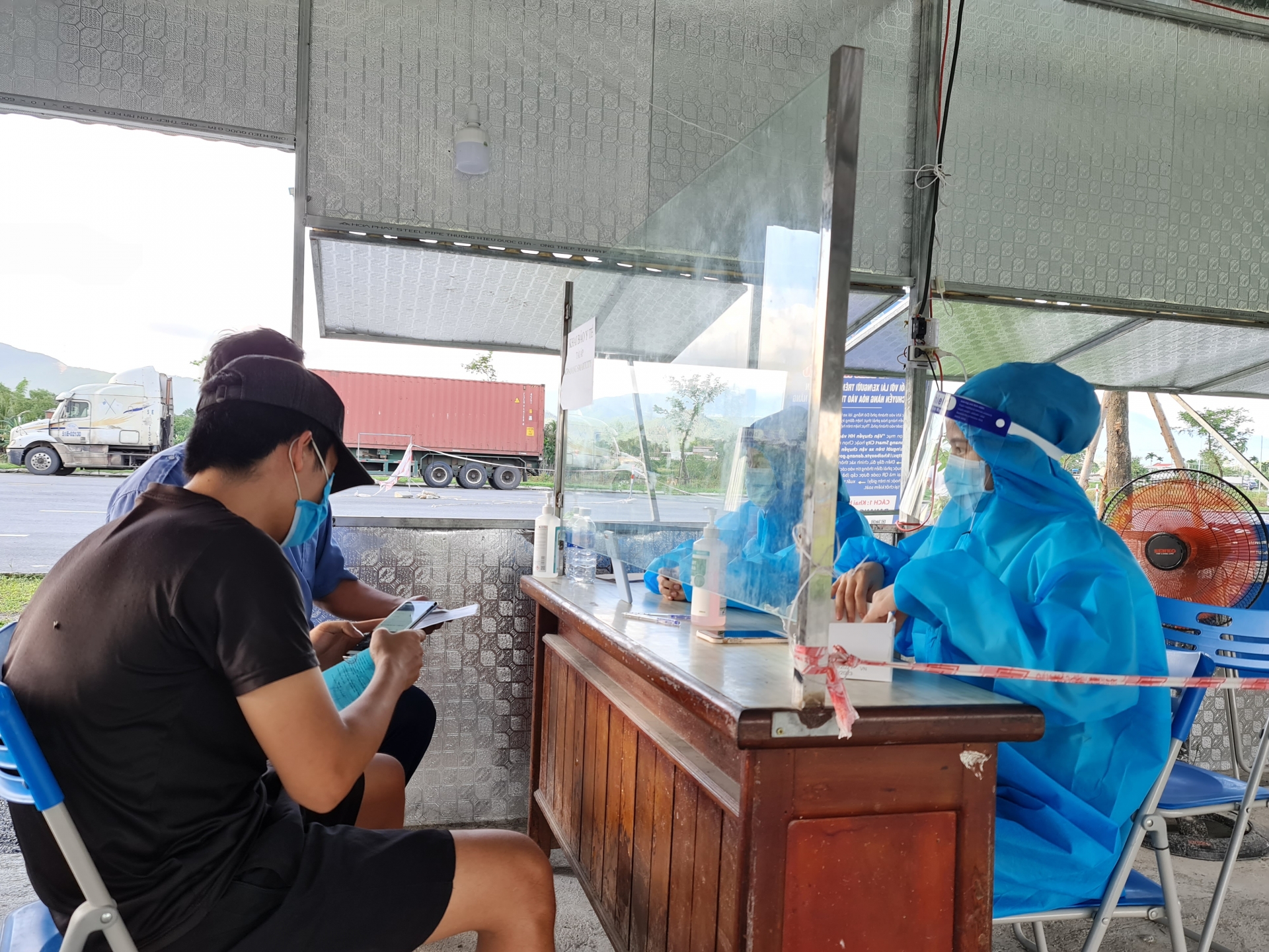 Chậm trễ chi trả phụ cấp hỗ trợ cho tình nguyện viên y tế Chậm trễ chi trả phụ cấp hỗ trợ cho tình nguyện viên y tế