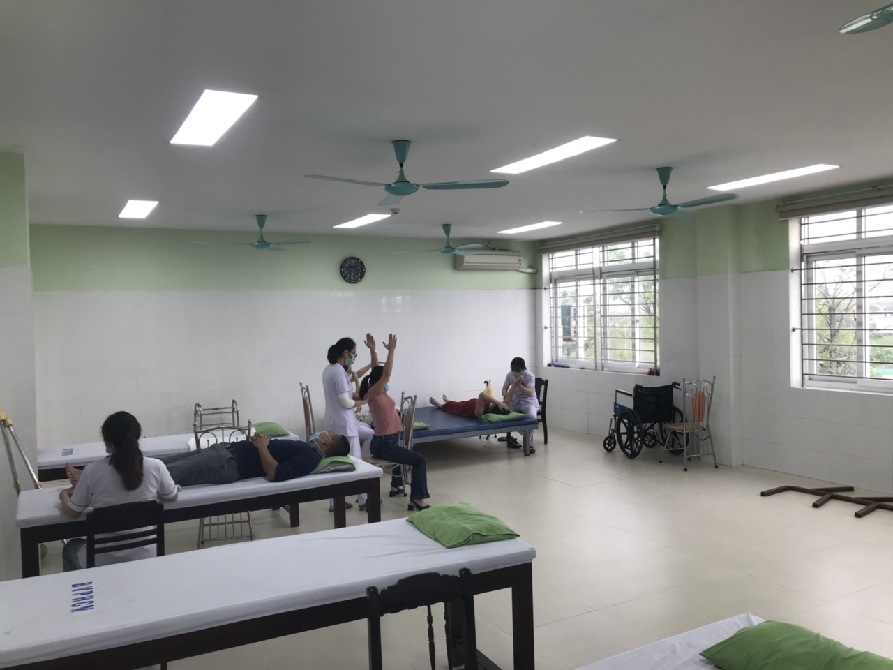 Những thay đổi tích cực để nhân viên y tế phục vụ bệnh nhân tốt hơn Những thay đổi tích cực để nhân viên y tế phục vụ bệnh nhân tốt hơn