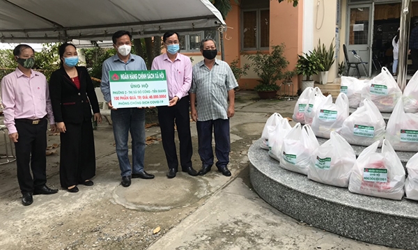 Ngân hàng Chính sách xã hội Việt Nam:Chung tay cùng Chính phủ và cộng đồng phòng, chống dịch COVID-19 Chung tay cùng Chính phủ và cộng đồng phòng, chống dịch Covid-19