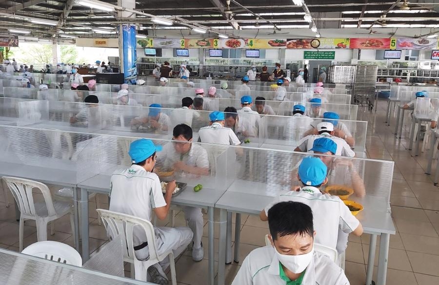 Doanh nghiệp với nỗi lo bùng phát dịch Covid-19 vào dịp cuối năm