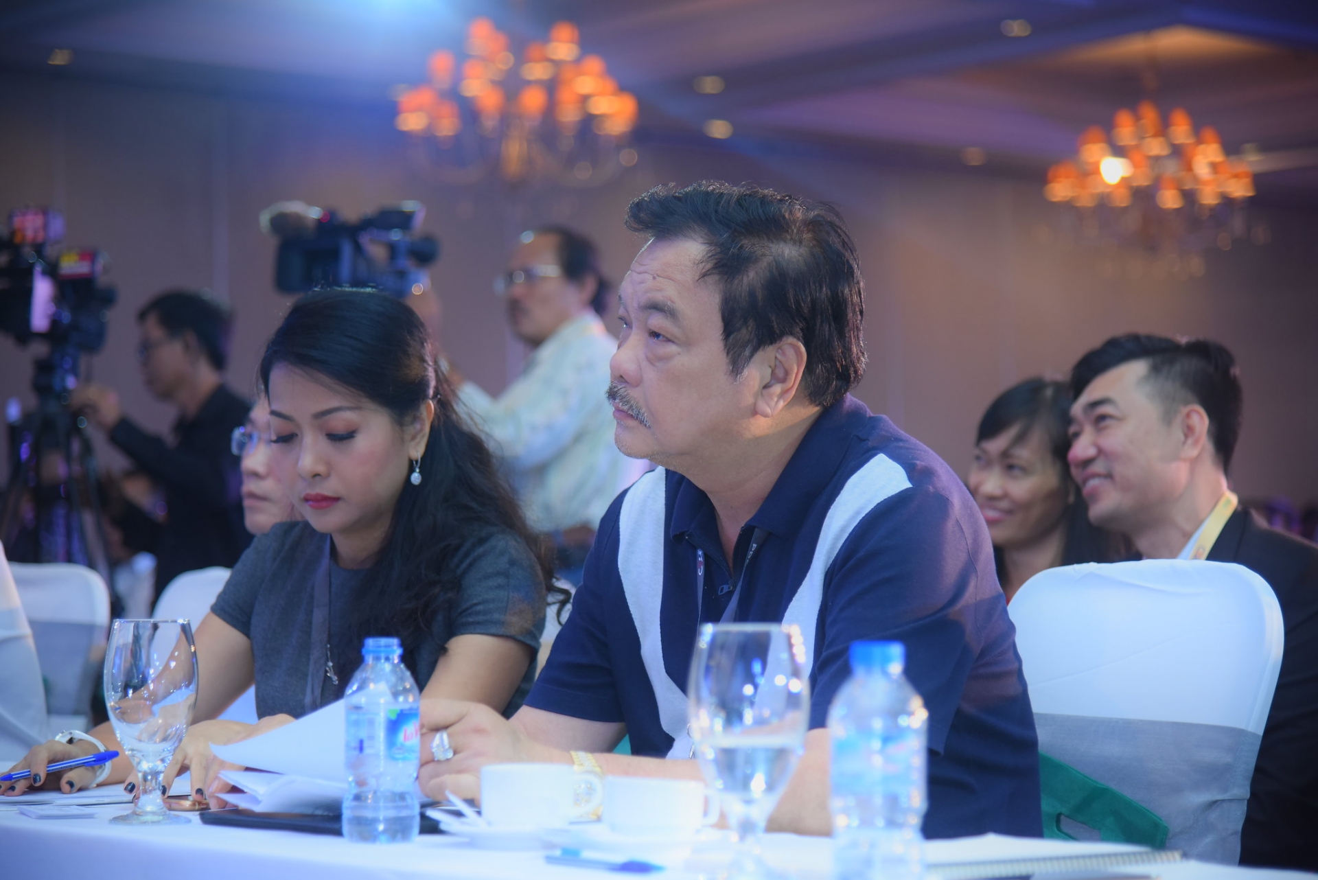 Báo chí như đòn bẩy cho doanh nghiệp trao giá trị nhiều hơn " Báo chí như đòn bẩy cho doanh nghiệp trao giá trị nhiều hơn "
