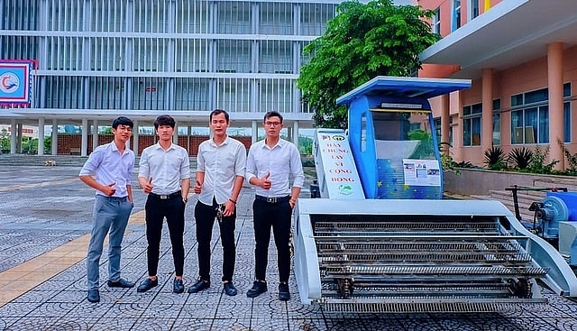 Máy dọn rác trên bãi biển, sự sáng tạo của nhóm sinh viên Đà Nẵng