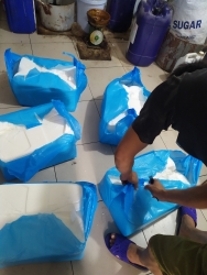 "Rùng mình" quy trình sản xuất bánh kẹo, sôcôla "bẩn"
