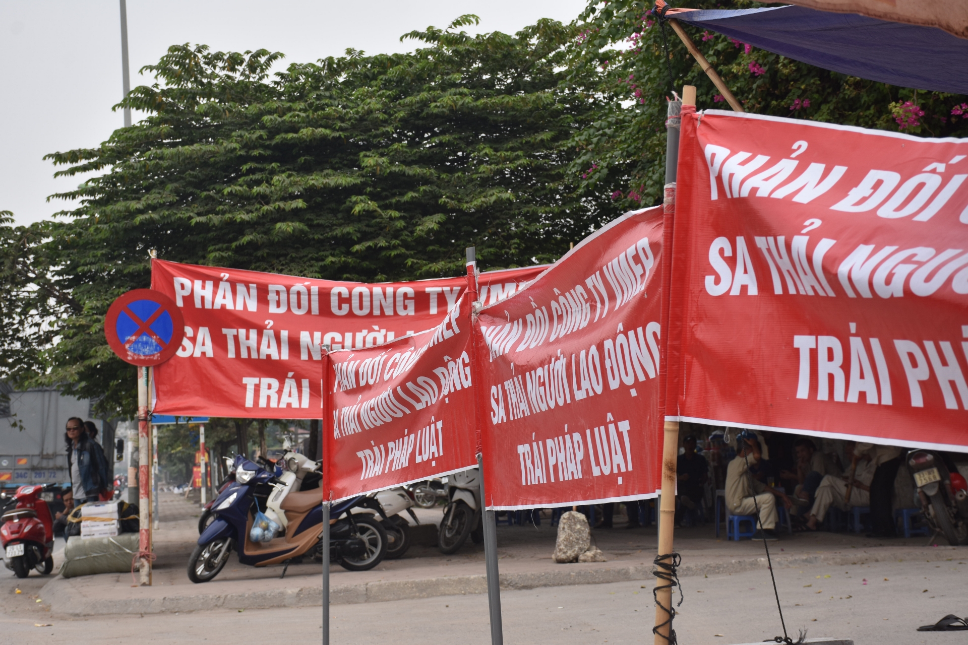 Hành trang tuổi già của những công nhân bị lấy đi tuổi trẻ hanh trang tuoi gia cua nhung cong nhan bi lay di tuoi tre