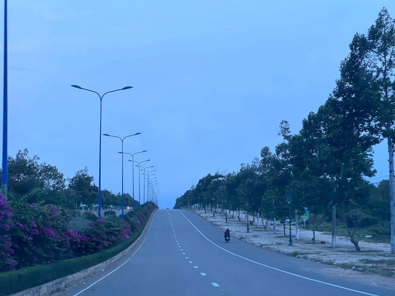 "Em đã một mình cầm vô lăng lái xe từ Bắc vào đến Mũi Cà Mau!"