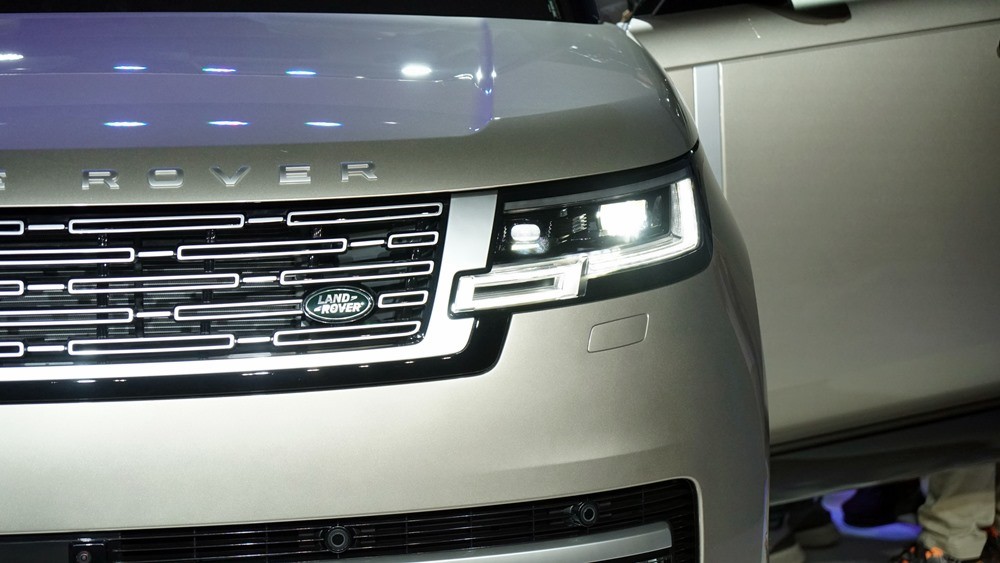 Cận cảnh Range Rover First Edition thế hệ mới tại Việt Nam Cận cảnh Range Rover First Edition thế hệ mới tại Việt Nam