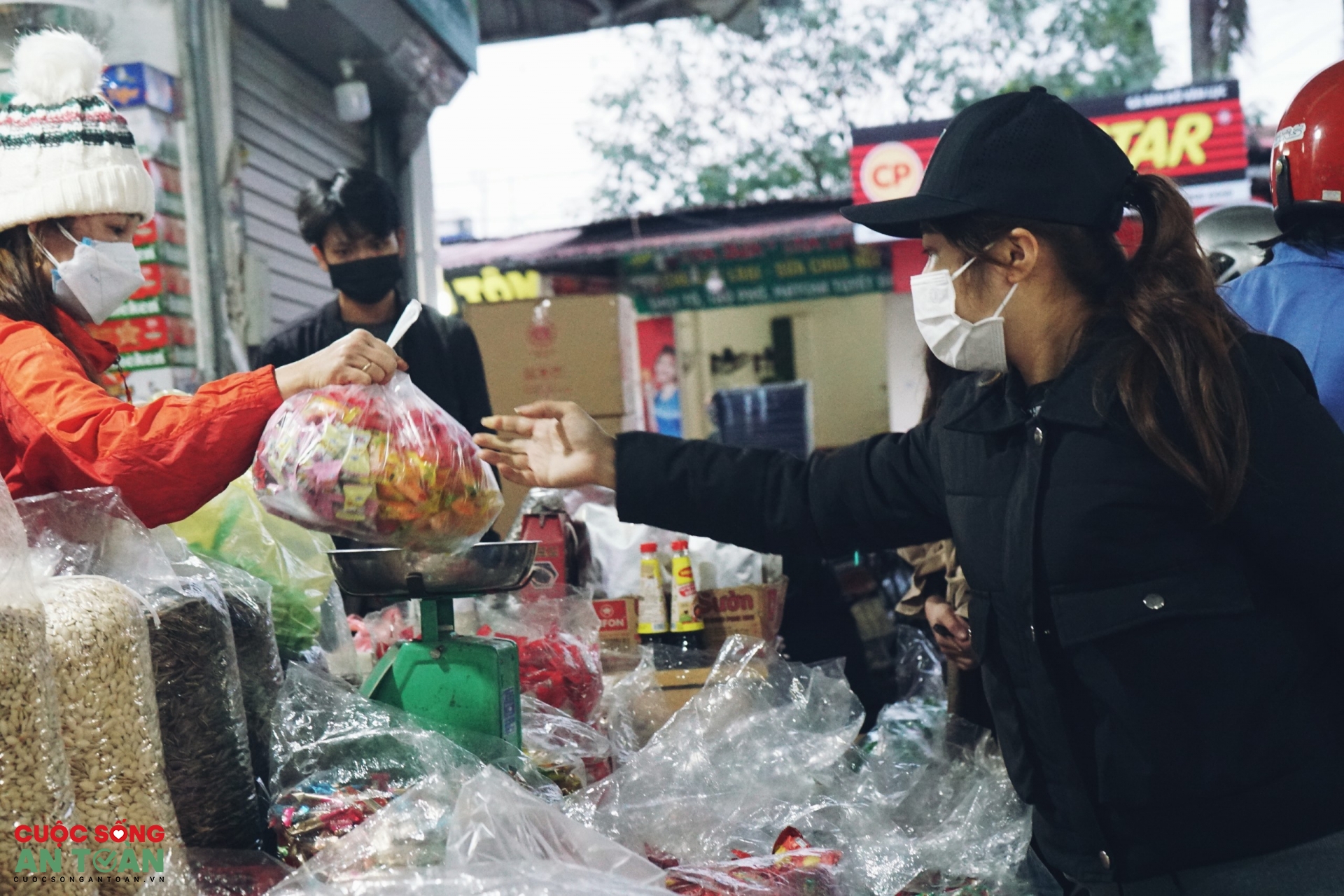 Công nhân lao động Thủ đô sắm Tết Công nhân lao động Thủ đô sắm Tết