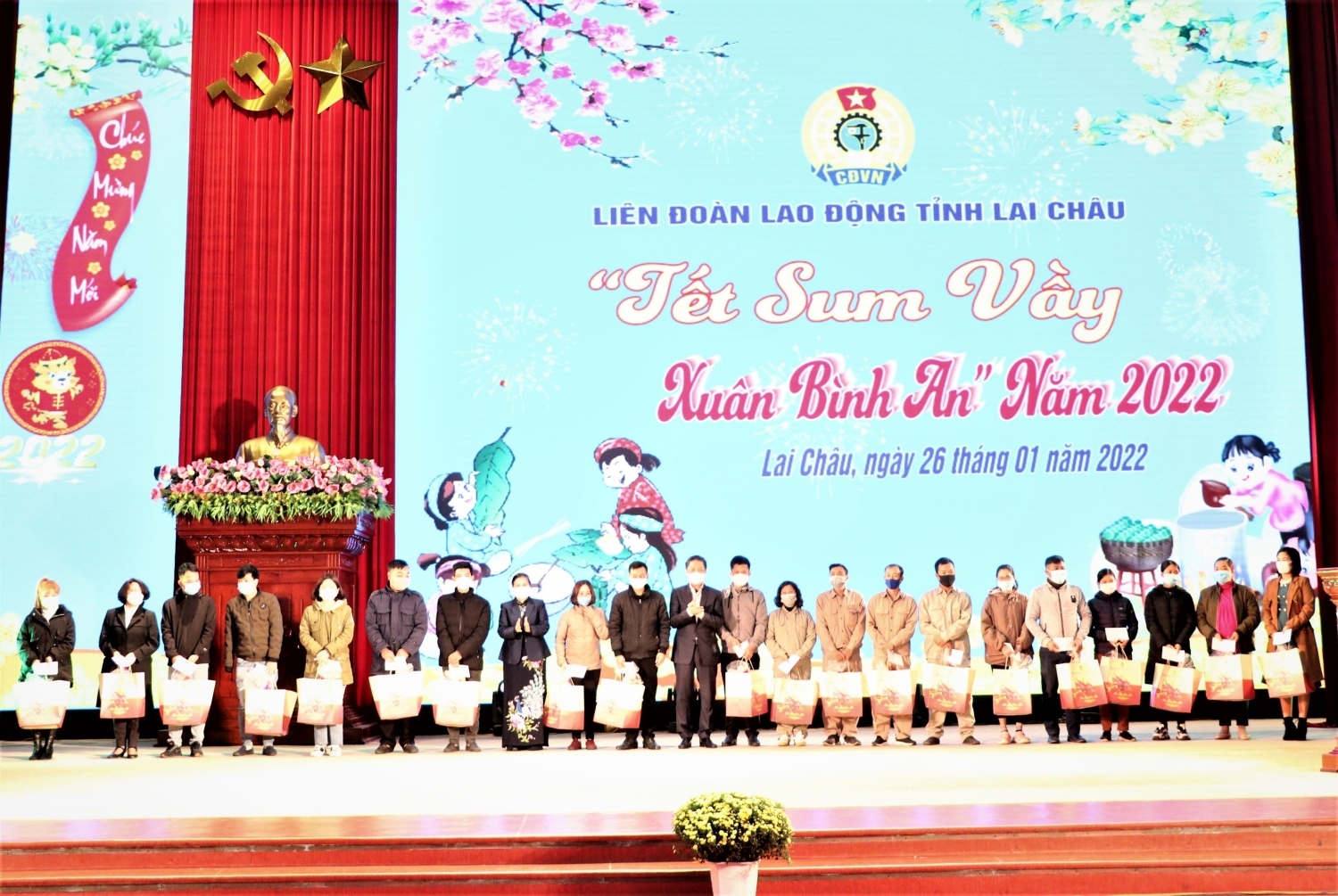 Lai Châu: Tổ chức Chương trình “Tết Sum vầy - Xuân Bình an” năm 2022 Lai Châu: Tổ chức Chương trình “Tết Sum vầy - Xuân Bình an” năm 2022