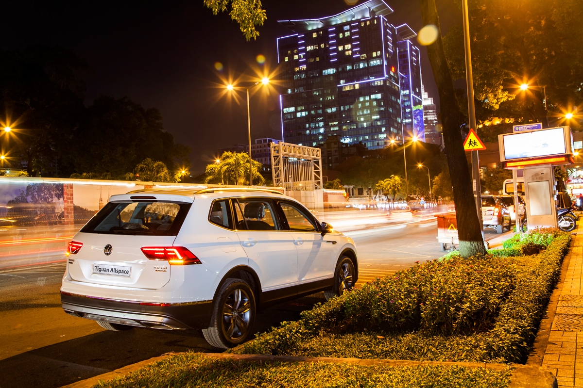 volkswagen viet nam ho tro 100 phi truoc ba cho khach hang khi mua xe
