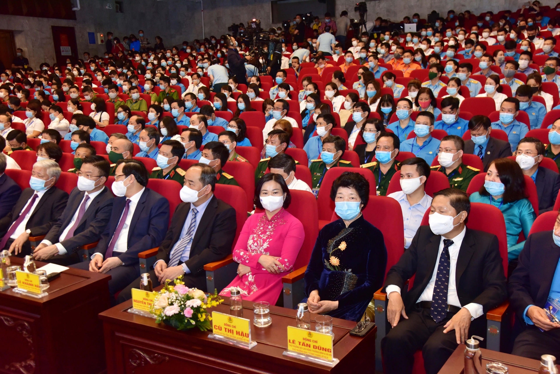 Chủ tịch nước Nguyễn Xuân Phúc tham dự Lễ kỷ niệm 135 năm Ngày Quốc tế Lao động Chủ tịch nước Nguyễn Xuân Phúc tham dự Lễ kỷ niệm 135 năm Ngày Quốc tế Lao động