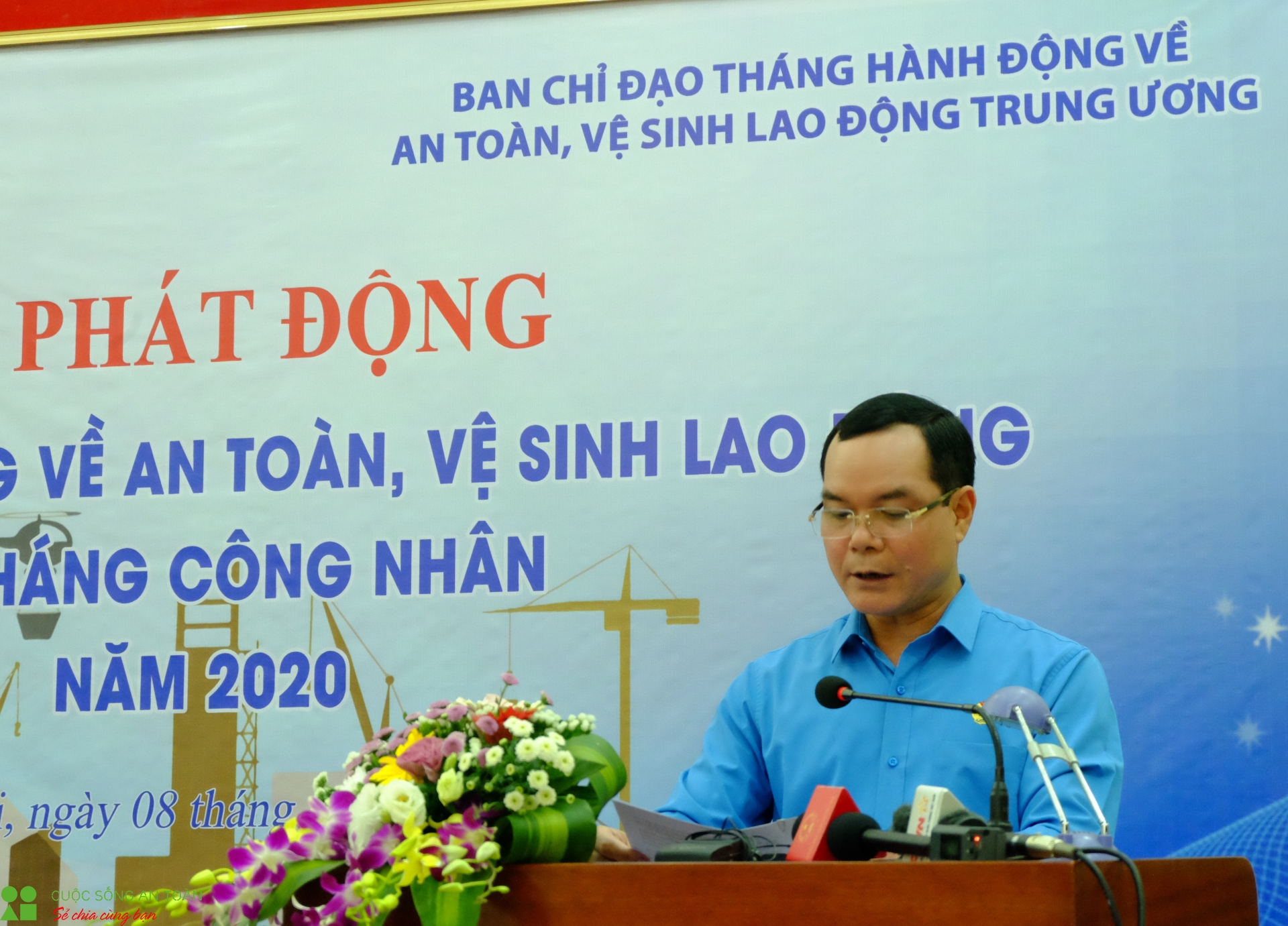 lanh dao tong lien doan lao dong viet nam tham cong nhan bi tai nan lao dong