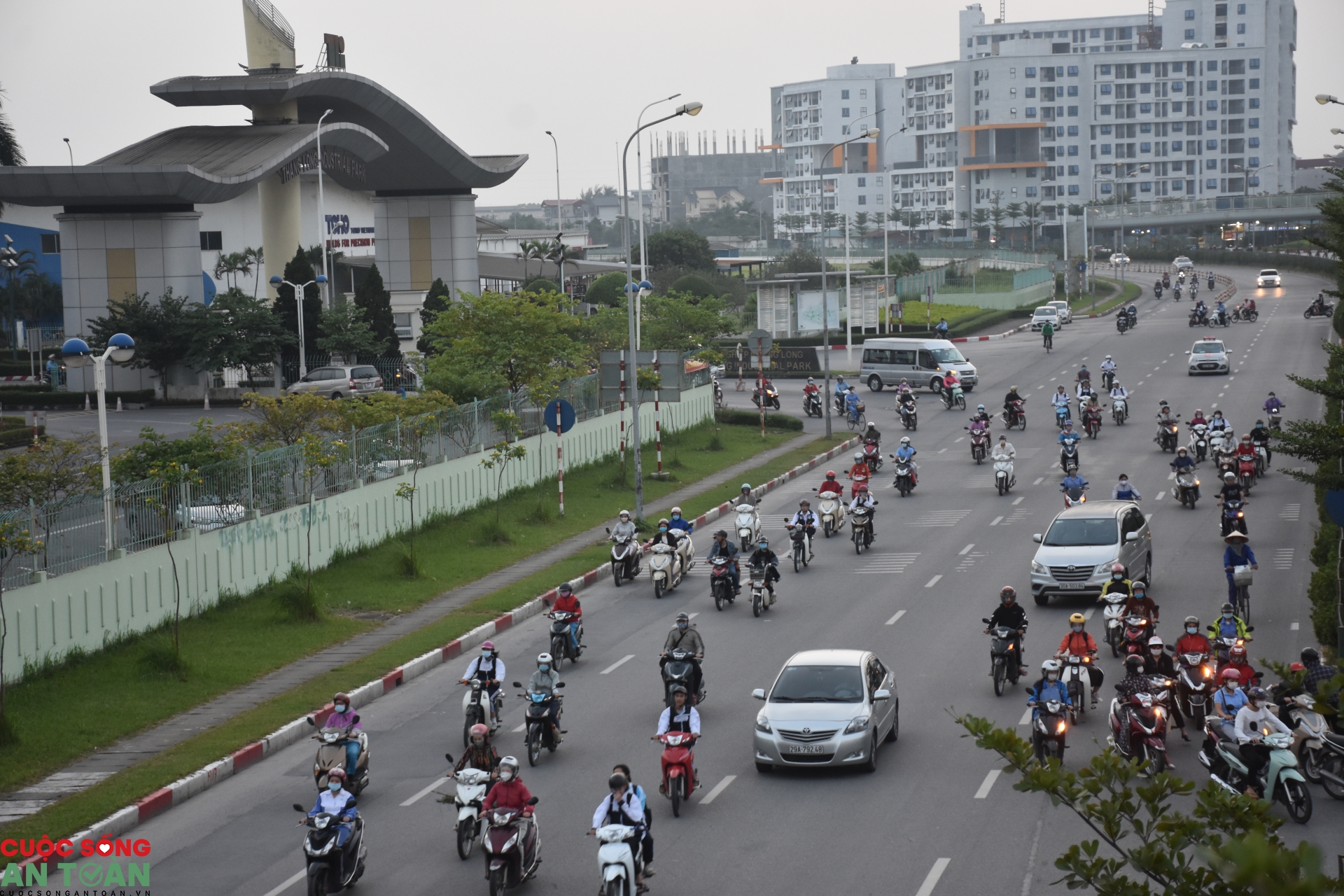 Công nhân KCN Bắc Thăng Long lạc quan trước dịch Covid-19 Công nhân KCN Bắc Thăng Long lạc quan trước dịch Covid-19