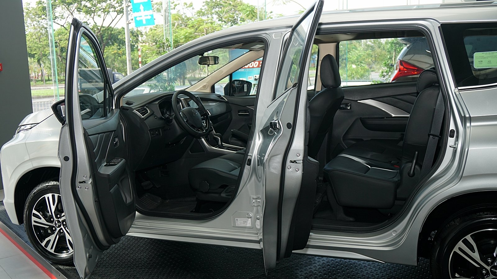 can canh mitsubishi xpander 2020 nhieu trang bi moi gia tang nhe