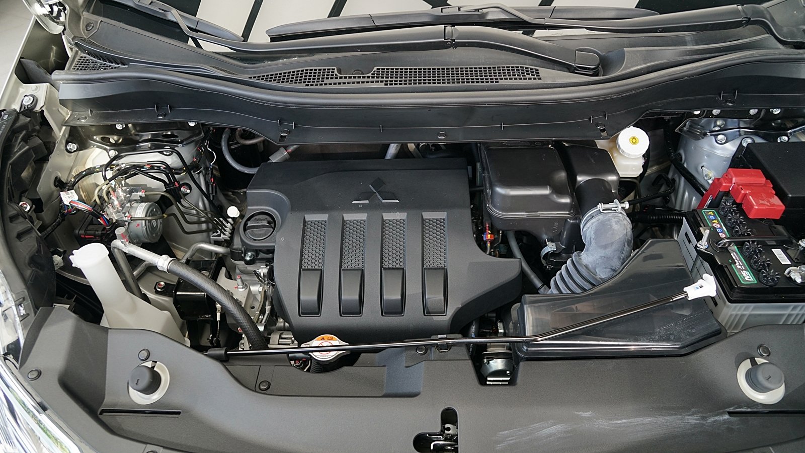 can canh mitsubishi xpander 2020 nhieu trang bi moi gia tang nhe