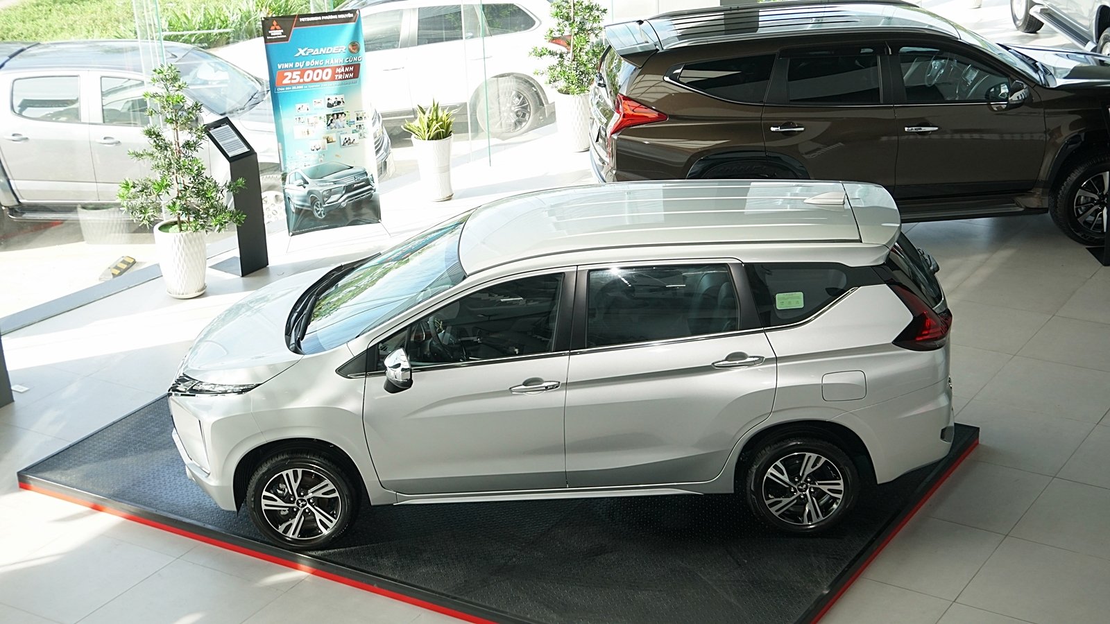 can canh mitsubishi xpander 2020 nhieu trang bi moi gia tang nhe