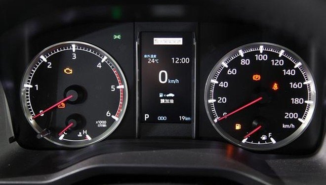 Toyota Granvia: Xe MPV 9 chỗ ngồi giá hơn 3 tỷ đồng toyota granvia xe mpv 9 cho ngoi gia hon 3 ty dong