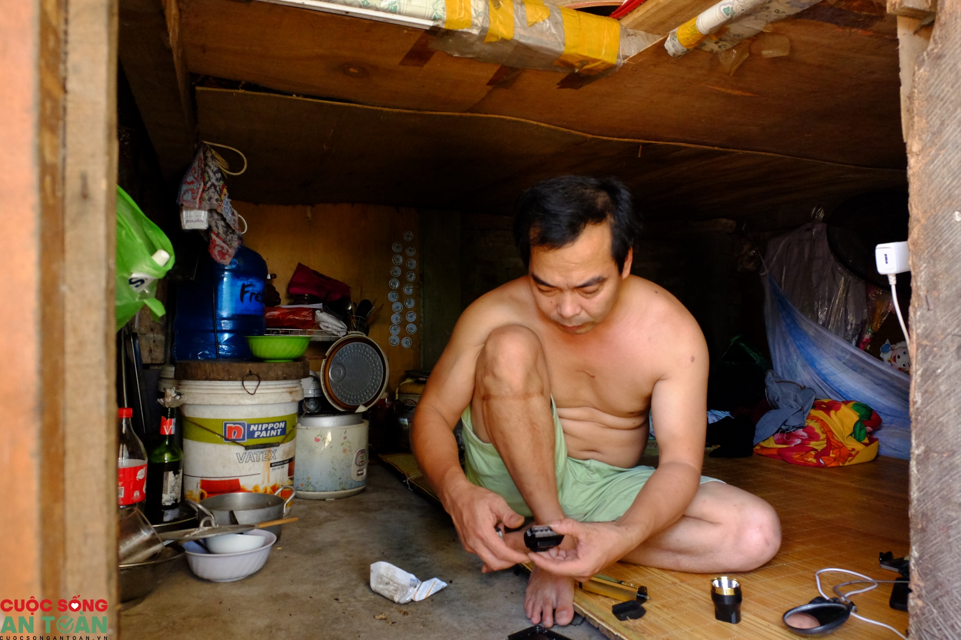 xom ngu cu ven song hong oan minh trong nang nong