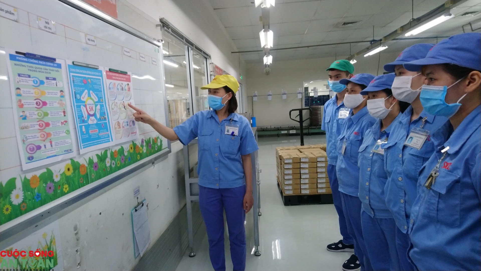 Hơn 10.000 Tổ An toàn Covid-19 tại các doanh nghiệp ở Hà Nội Hơn 10.000 Tổ An toàn Covid-19 tại các doanh nghiệp ở Hà Nội