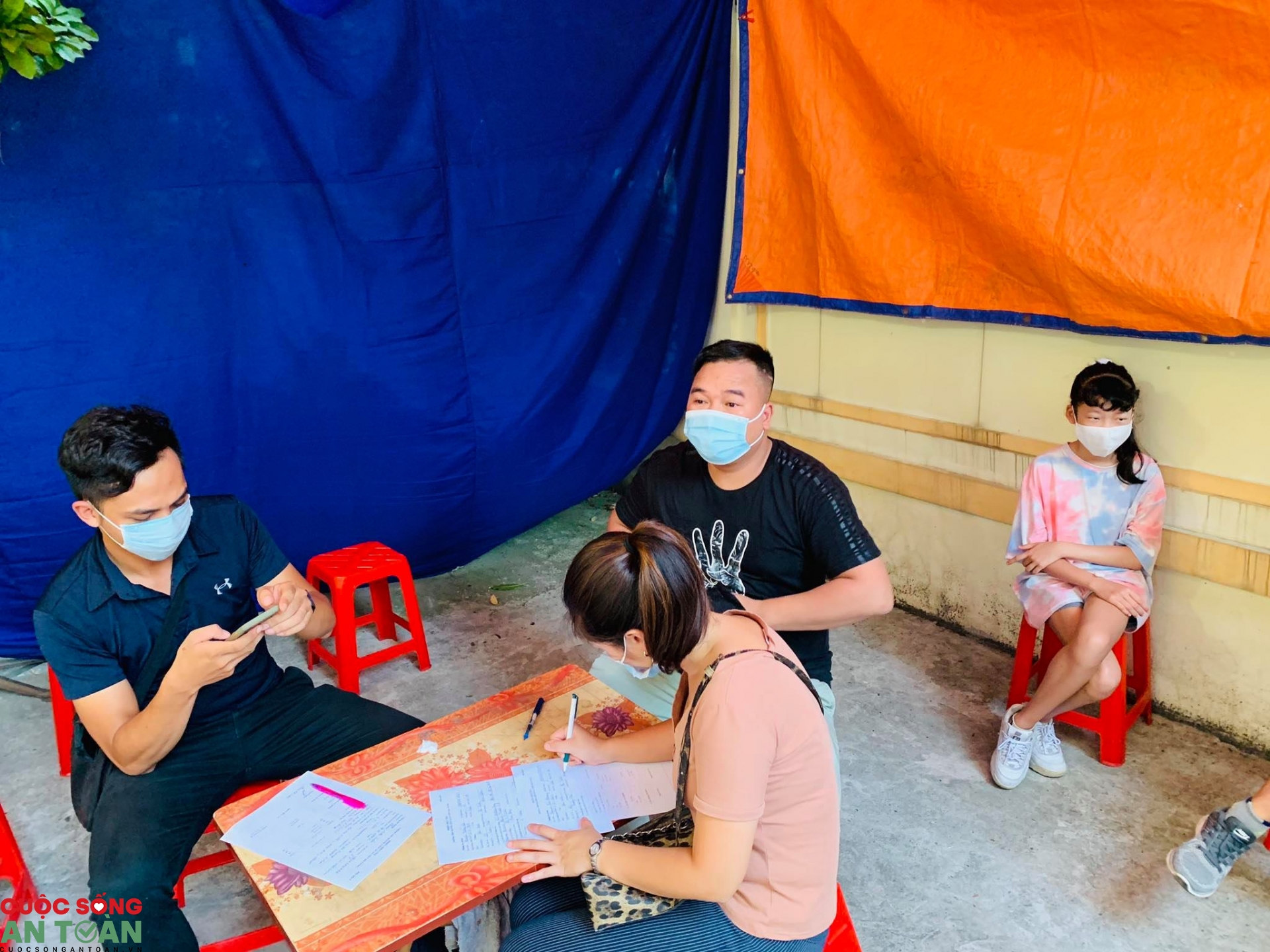 Hà Nội tổ chức test nhanh Covid-19 cho người trở về từ vùng dịch Đà Nẵng ha noi to chuc test nhanh covid 19 cho nguoi tro ve tu vung dich da nang
