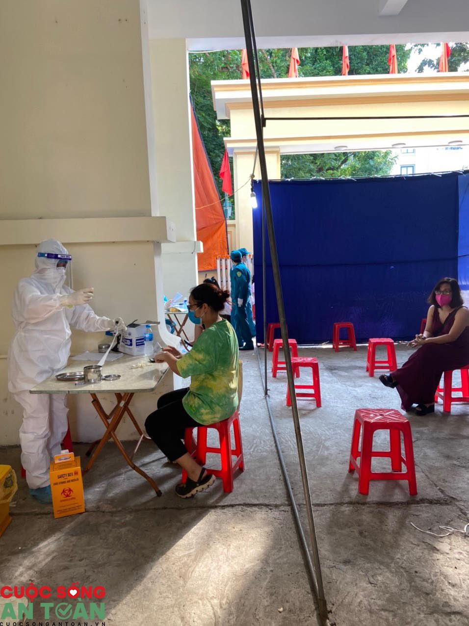 Hà Nội tổ chức test nhanh Covid-19 cho người trở về từ vùng dịch Đà Nẵng ha noi to chuc test nhanh covid 19 cho nguoi tro ve tu vung dich da nang