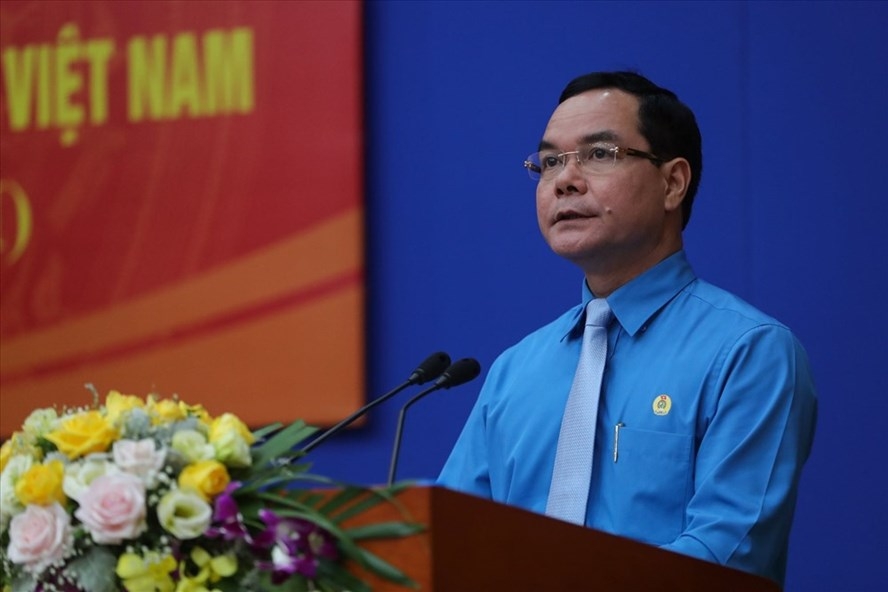 Đồng chí Nguyễn Đình Khang gửi thư chúc mừng nhân kỷ niệm 92 năm Công đoàn Việt Nam