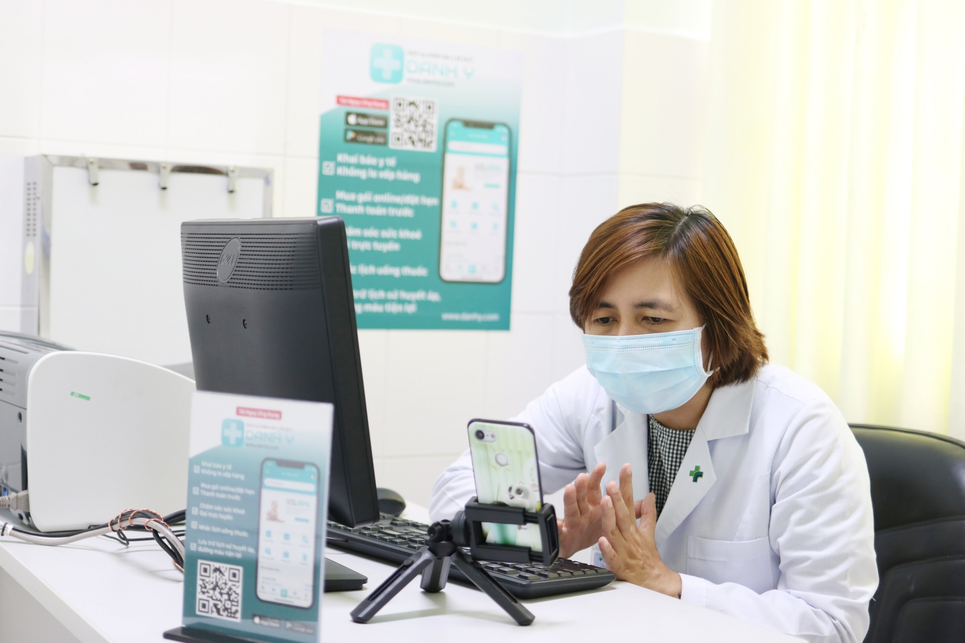 Khám bệnh từ xa và khám bệnh tận nhà: Xu hướng chăm sóc sức khoẻ an toàn trong đại dịch