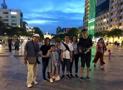 Cuốc xích lô dạo Sài Gòn 5 phút bị 