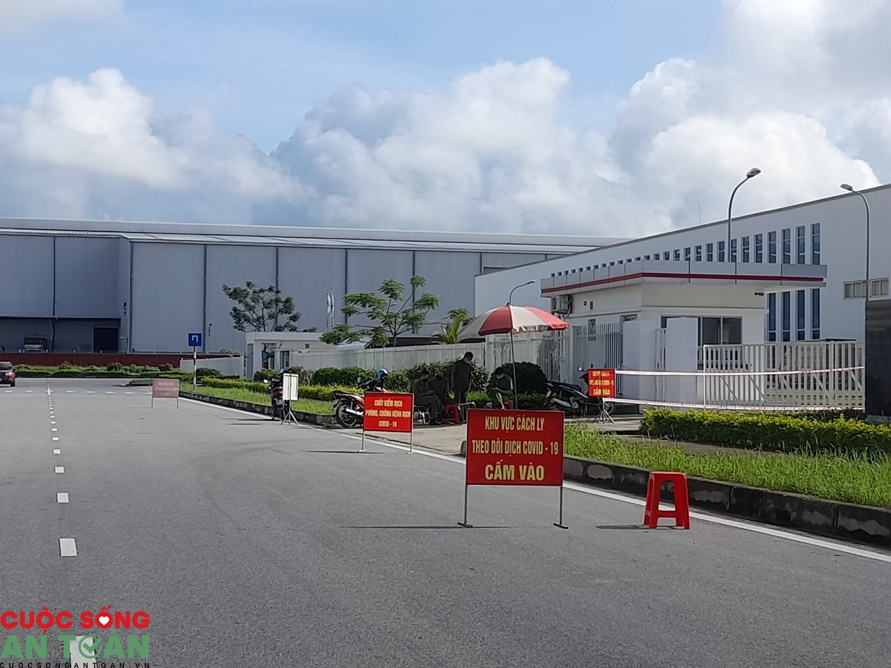 Liên quan BN 785: Phong toả công ty, cách ly 98 công nhân KCN Thăng Long 2 lien quan bn 785 phong toa cong ty cach ly 98 cong nhan kcn thang long 2
