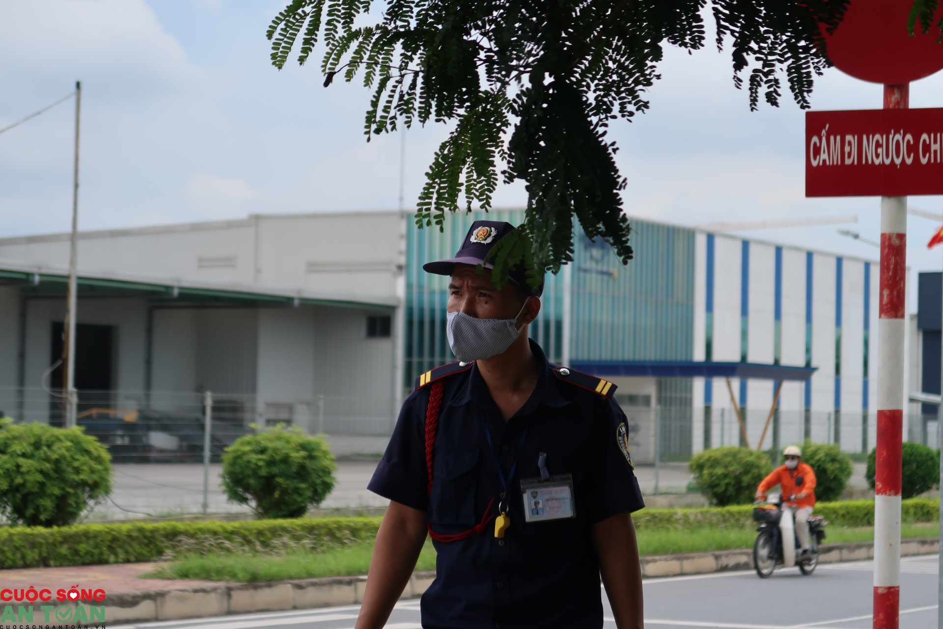 cong nhan kcn thang long 2 thap thom vi dai dich