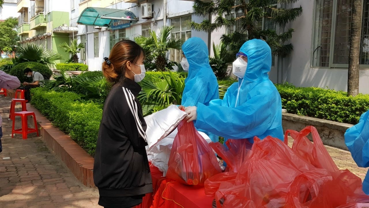 Hà Nội: Hỗ trợ khẩn cấp người lao động khó khăn do Covid-19 Hà Nội: Hỗ trợ khẩn cấp người lao động khó khăn do Covid-19