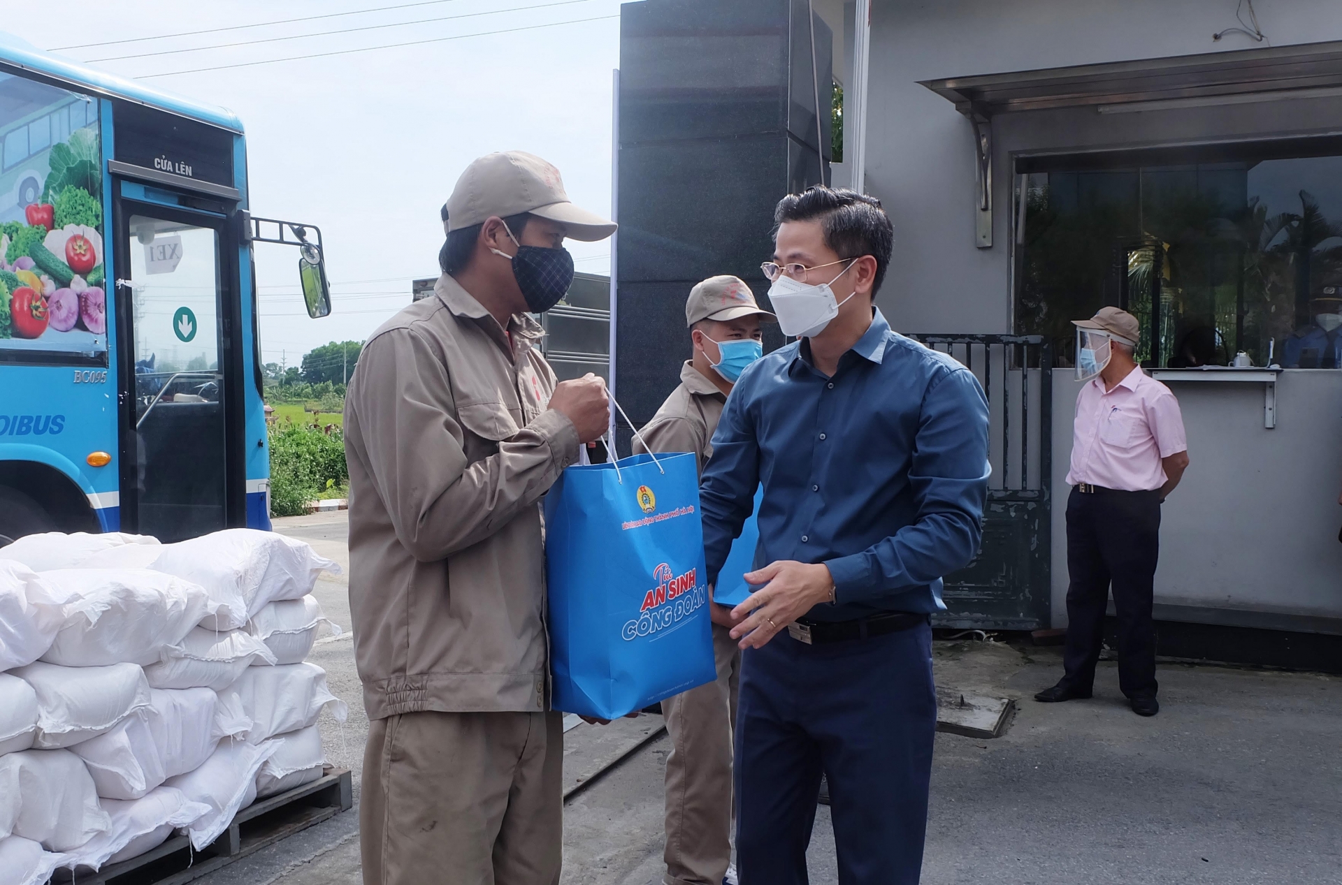 Những “Túi An sinh Công đoàn” an lòng mùa dịch Những “Túi An sinh Công đoàn” an lòng mùa dịch