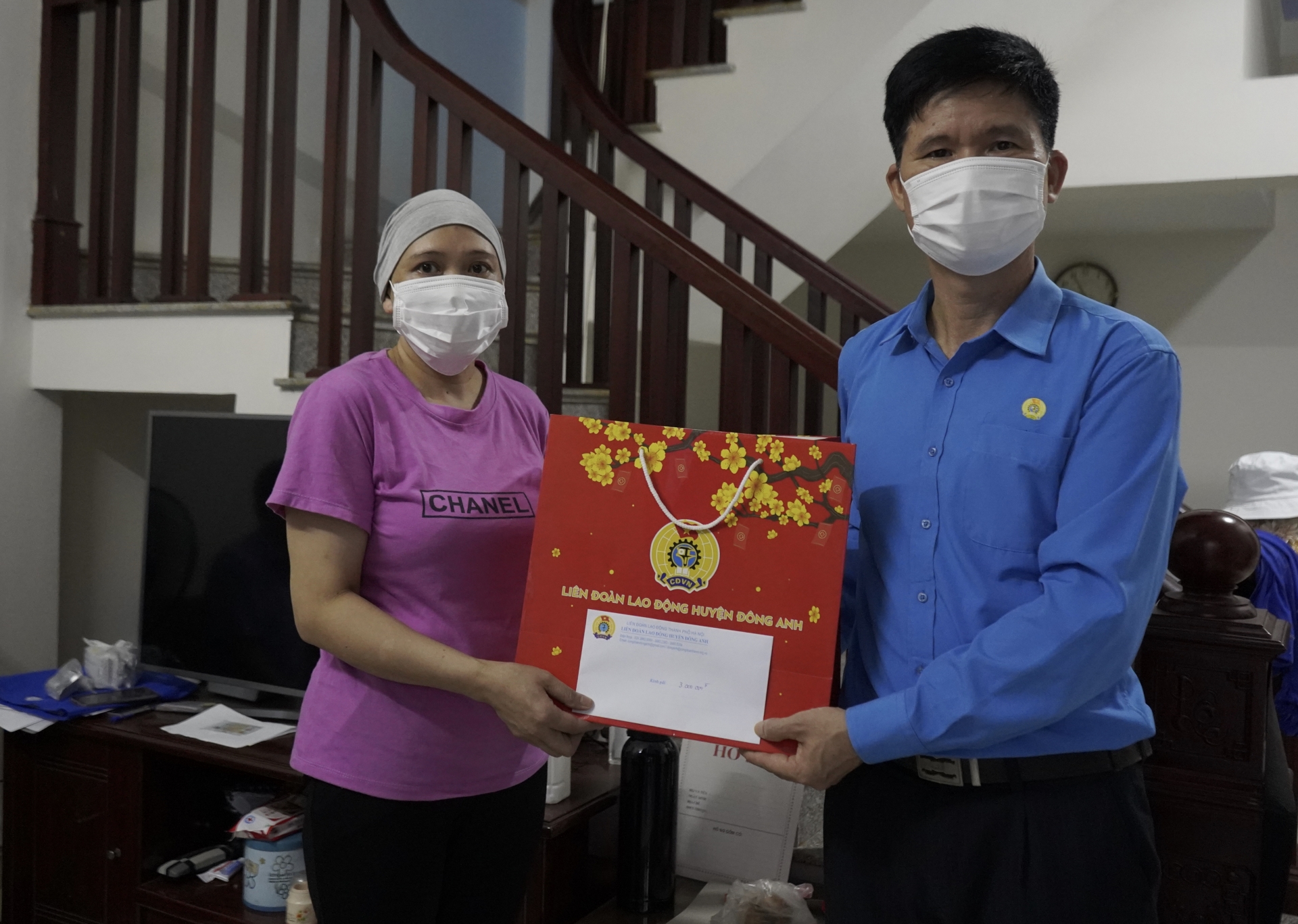 Nữ công nhân mắc bệnh hiểm nghèo đã được Công ty Ô tô 1-5 chốt sổ BHXH Nữ công nhân mắc bệnh hiểm nghèo đã được Công ty Ô tô 1-5 chốt sổ BHXH