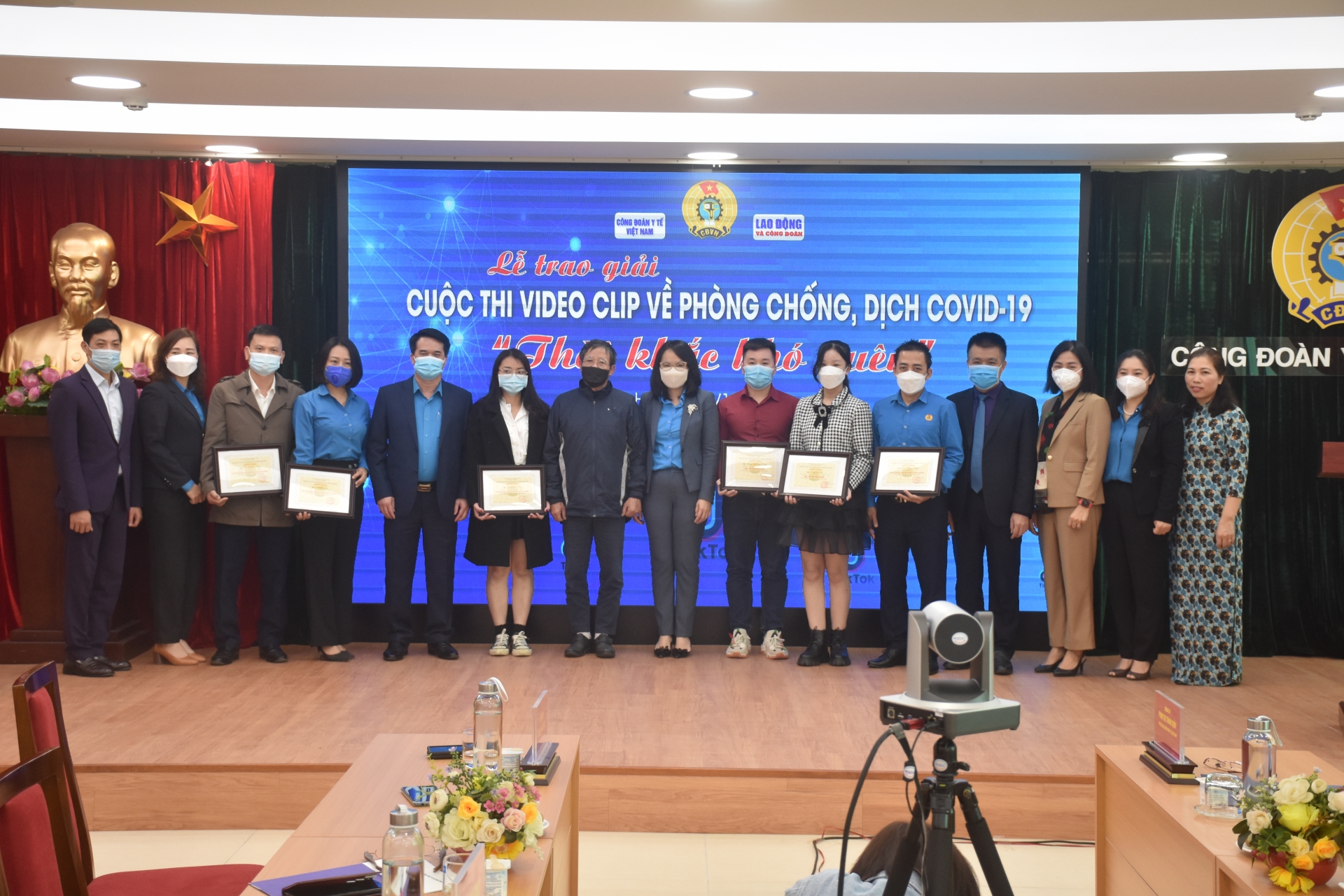 Trao giải cuộc thi video clip “Thời khắc khó quên”