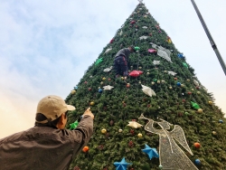 mua noel xa que cua nhung nguoi con xom dao