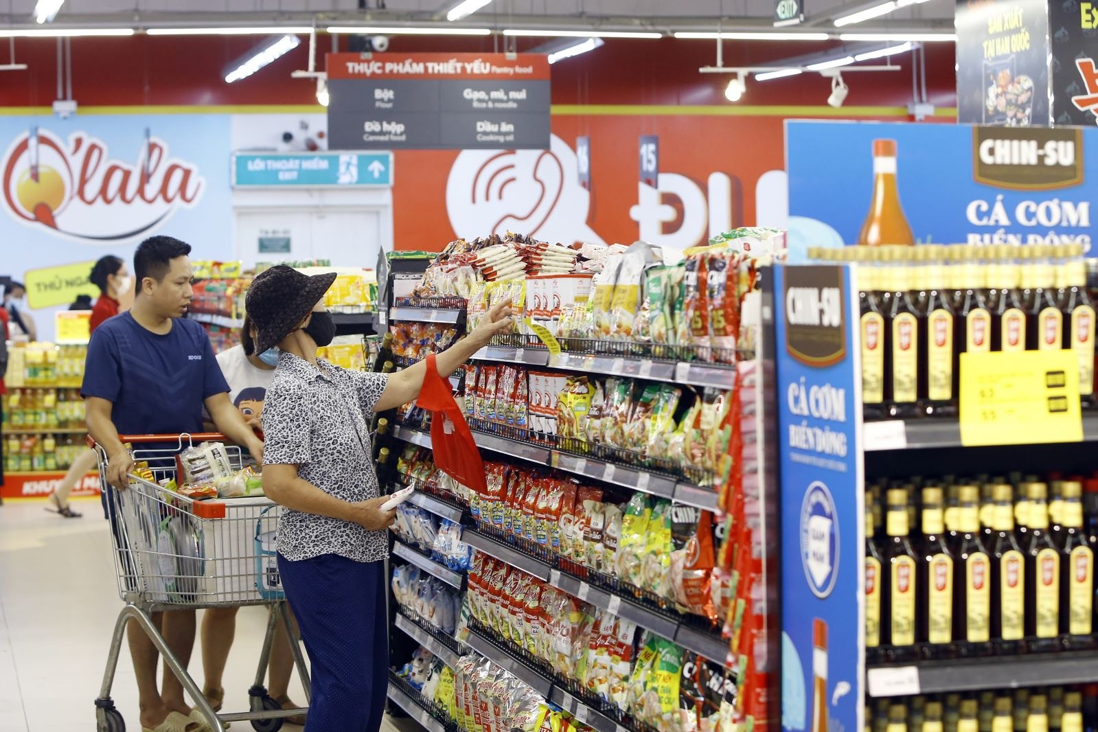 Siêu thị tăng dự trữ nguồn hàng đến 50% cho Tết Nguyên đán 2023