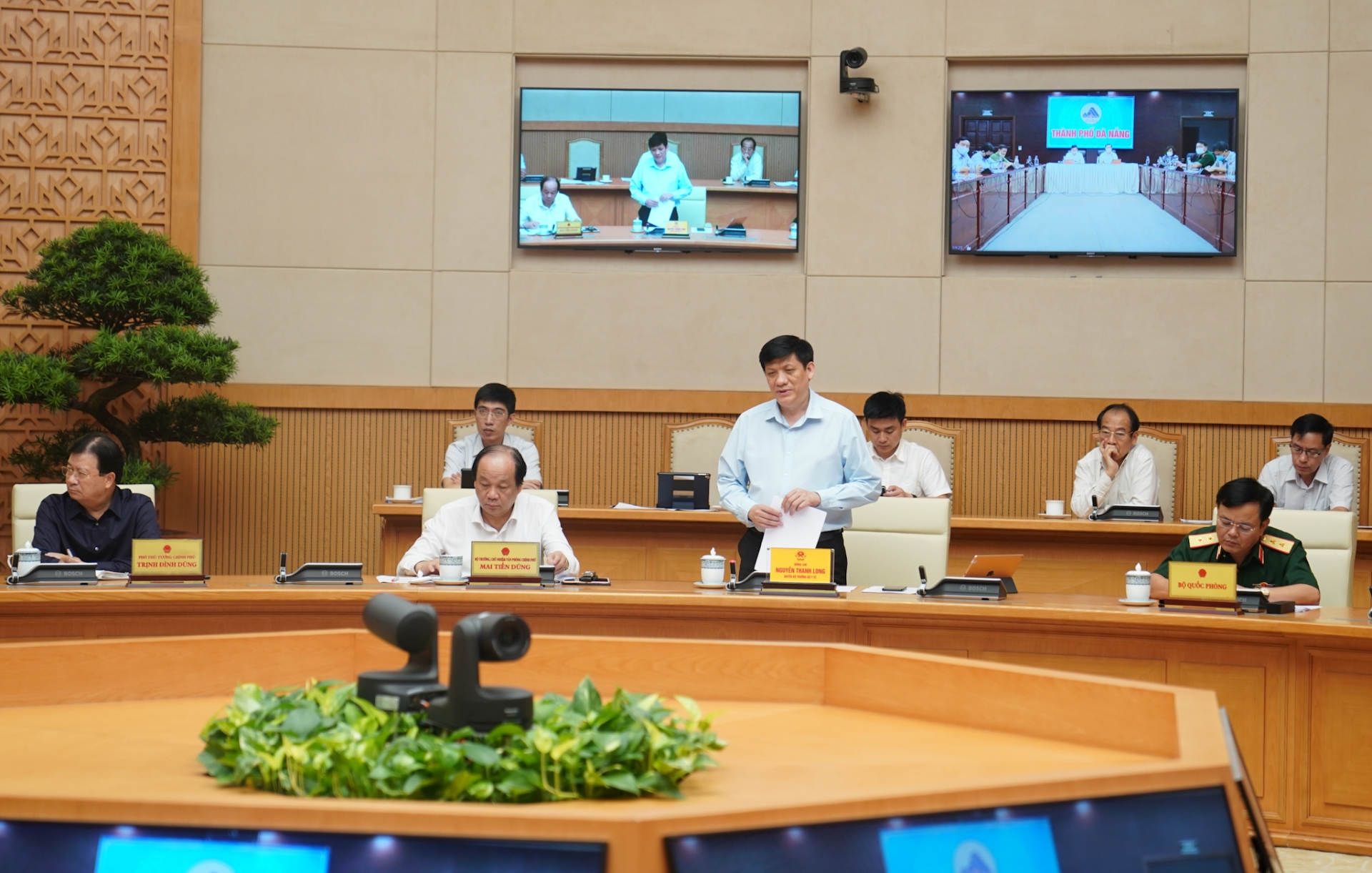 Thủ tướng Nguyễn Xuân Phúc: Bằng mọi giá, không để dịch bệnh bùng phát, lan rộng thu tuong nguye n xuan phu c bang moi gia khong de dich benh bung phat lan rong