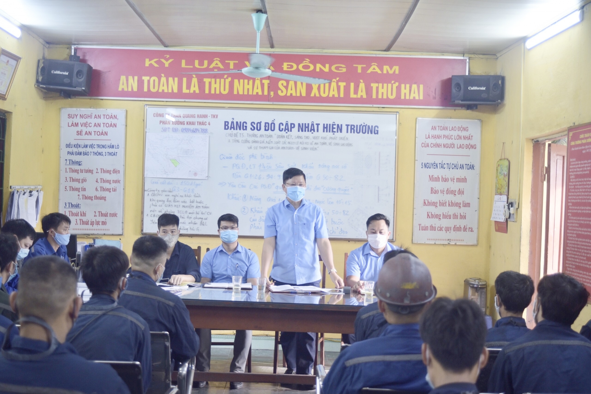 Đề xuất xây dựng mô hình “Không tai nạn lao động, không dịch bệnh” trong các cơ sở sản xuất nhỏ Đề xuất xây dựng mô hình “Không tai nạn lao động, không dịch bệnh” trong sản xuất