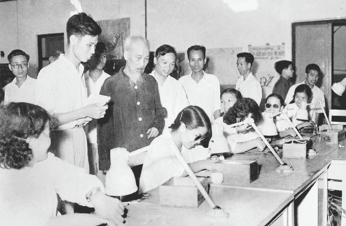 KHÔNG BIẾT TIẾT KIỆM THÌ KHÔNG THÀNH NGƯỜI Không biết tiết kiệm thì không thành người