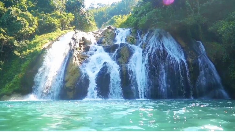 Con sông chảy ra từ lòng di sản Con sông chảy ra từ lòng di sản