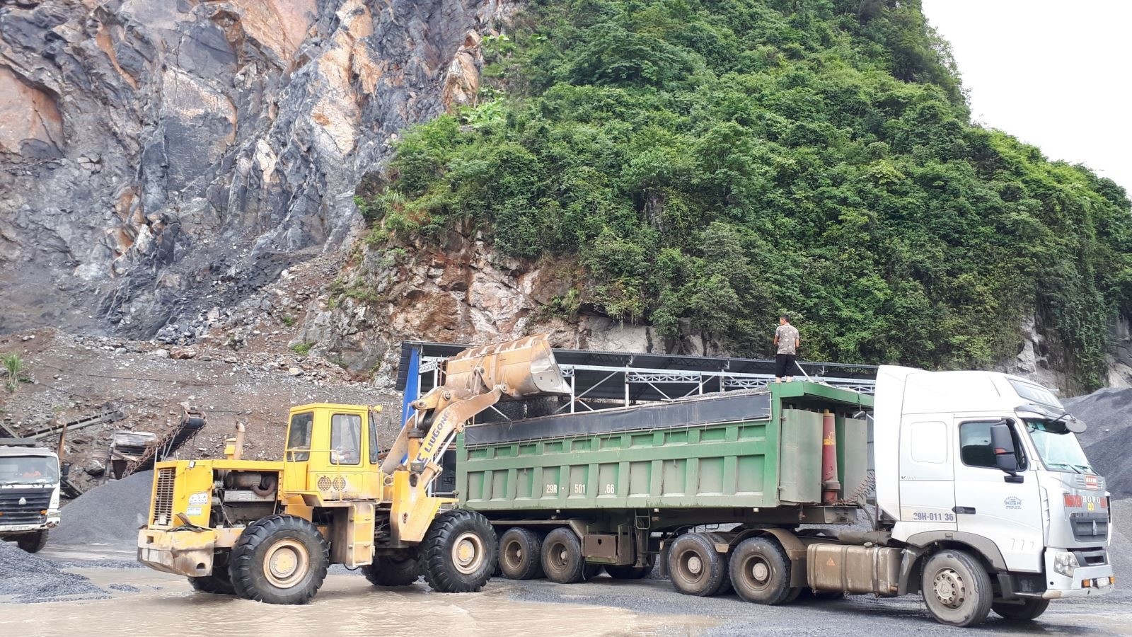 Đánh giá rủi ro an toàn, vệ sinh lao động trong hoạt động vận tải tại các mỏ khai thác đá Đánh giá rủi ro an toàn, vệ sinh lao động trong hoạt động vận tải tại các mỏ đá