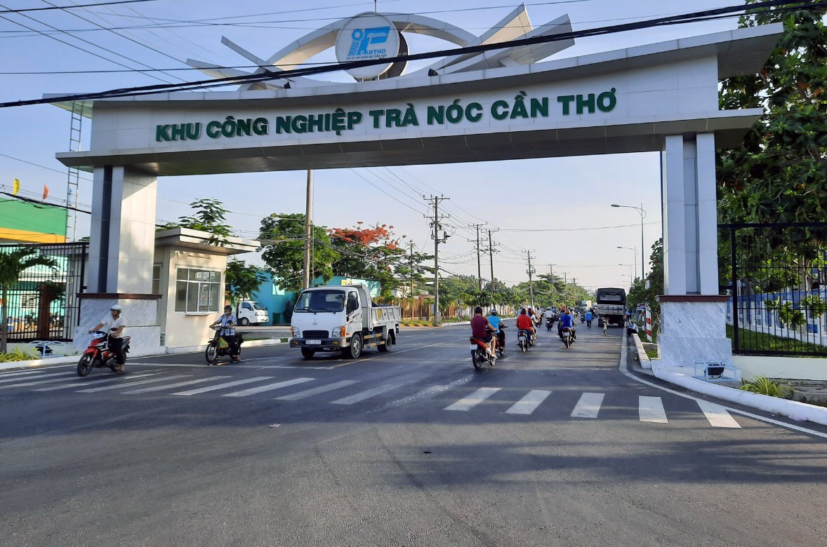 Một số giải pháp đổi mới và nâng cao chất lượng hoạt động công đoàn các khu công nghiệp Một số giải pháp đổi mới và nâng cao chất lượng hoạt động công đoàn các khu công nghiệp