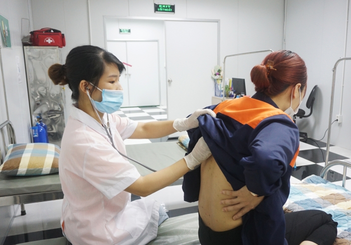 Nhân viên y tế tại doanh nghiệp và nguy cơ mắc bệnh nghề nghiệp Nhân viên y tế tại doanh nghiệp và nguy cơ mắc bệnh nghề nghiệp