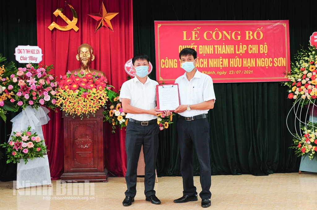 Sự lãnh đạo của Đảng đối với tổ chức Công đoàn trong các doanh nghiệp ngoài Nhà nước