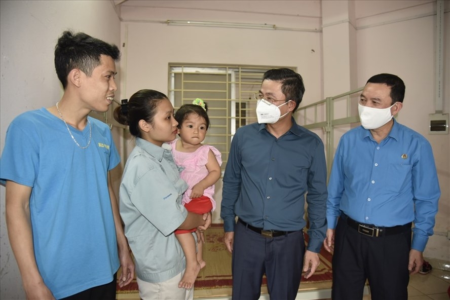 Tác động của đại dịch Covid-19 đến công nhân các doanh nghiệp FDI Đồng bằng sông Hồng
