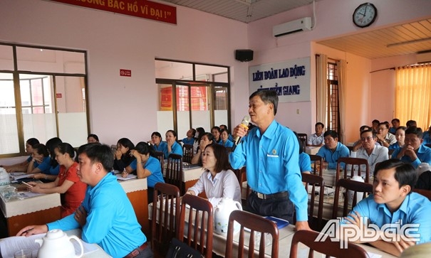 Giải pháp nâng cao sức “đề kháng” của đoàn viên công đoàn trước các quan điểm sai trái