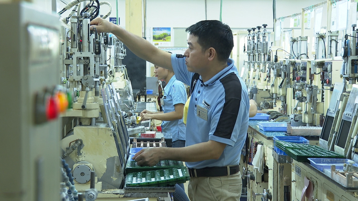 Những biến đổi tích cực trong cơ cấu giai cấp công nhân nước ta hiện nay