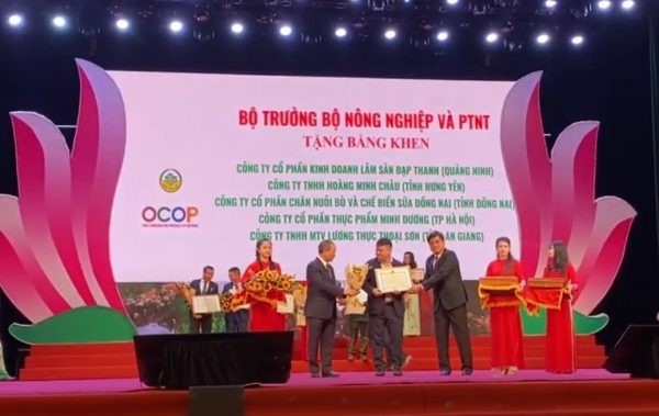 Báo chí qua góc nhìn doanh nhân: Người bạn đồng hành của doanh nghiệ Báo chí qua góc nhìn doanh nhân: Người bạn đồng hành của doanh nghiệp
